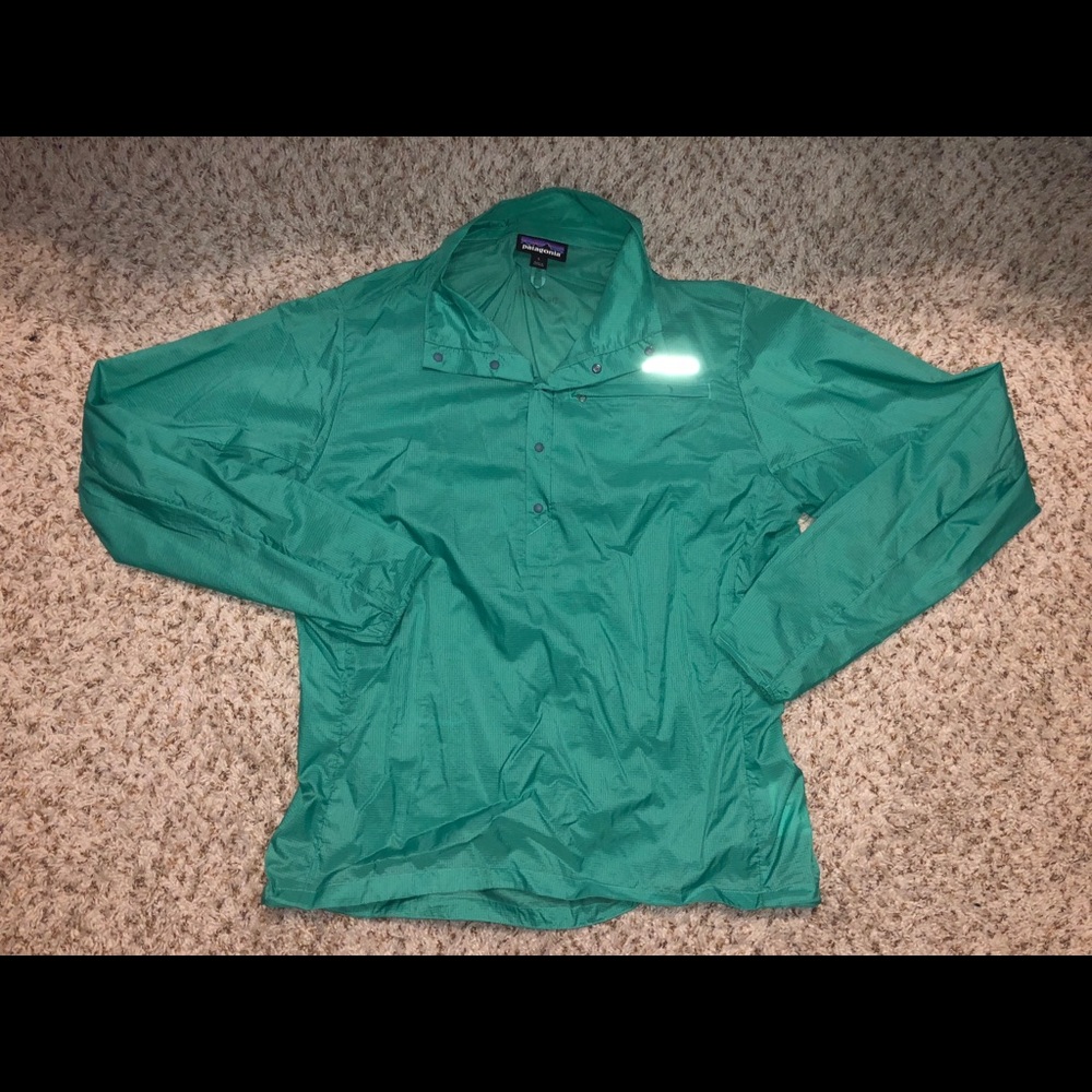 Patagonia women’s L windbreaker